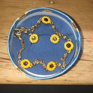 Vintage- NEW Avon Sunflower Earring/Bracelet Set